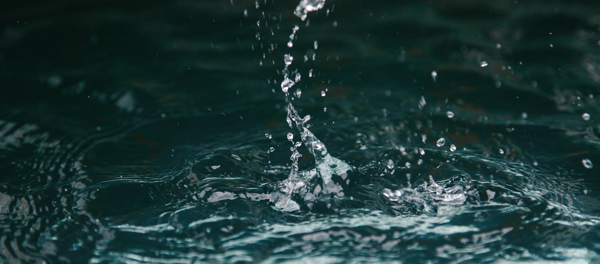 Water splashing